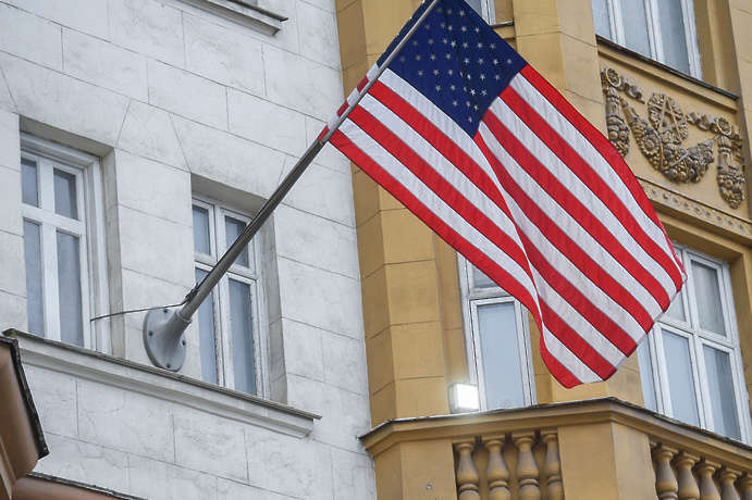Росія висилає 60 дипломатів США і закриває генконсульство в Санкт-Петербурзі