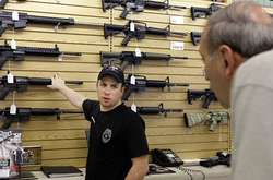 Канада не буде надавати Україні зброю безкоштовно