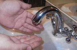 Зневоднений Київ: по місту розставлено цистерни з водою (адреси, відео)