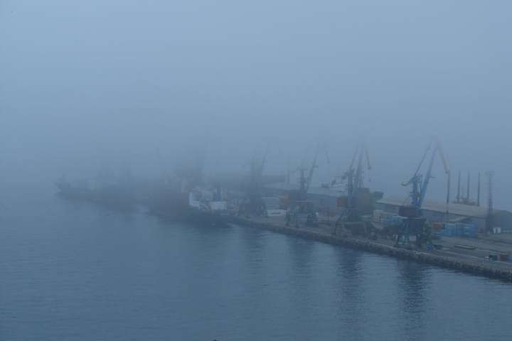 На Одещині через туман закрили два морські порти