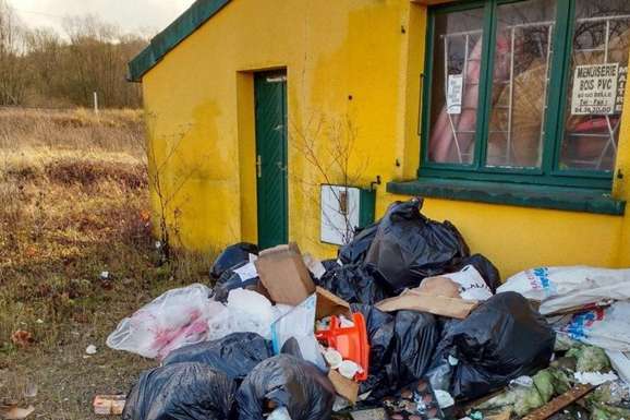 Жителі Швейцарії виносять сміття у Франції