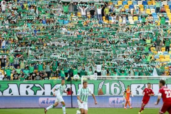 Фанати «Карпат» перерахували 23 тисячі гривень на лікування сина гравця «Прикарпаття» 
