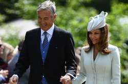  Дэвид с женой на свадьбе сына 