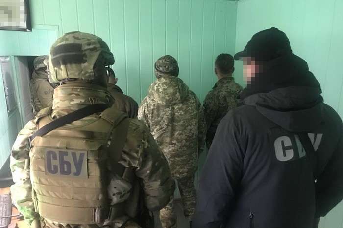 На Одещині затримали на хабарі посадовців митниці та Держприкордонслужби