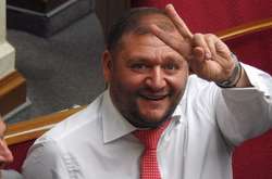 Нардеп Добкін тримає у банківській скриньці 19 млн грн, а дома - колекції зброї і алкоголю