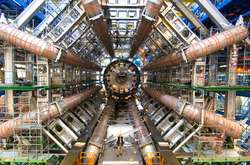 Адронний колайдер «прокинувся» після зими 