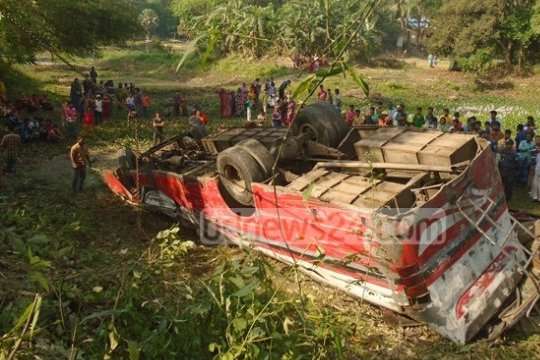 Аварія автобусу у Бангладеш: восьмеро загиблих, понад 20 поранених