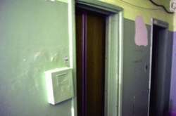 У Києві на Троєщині обірвався ліфт у житловому будинку: є постраждалий 