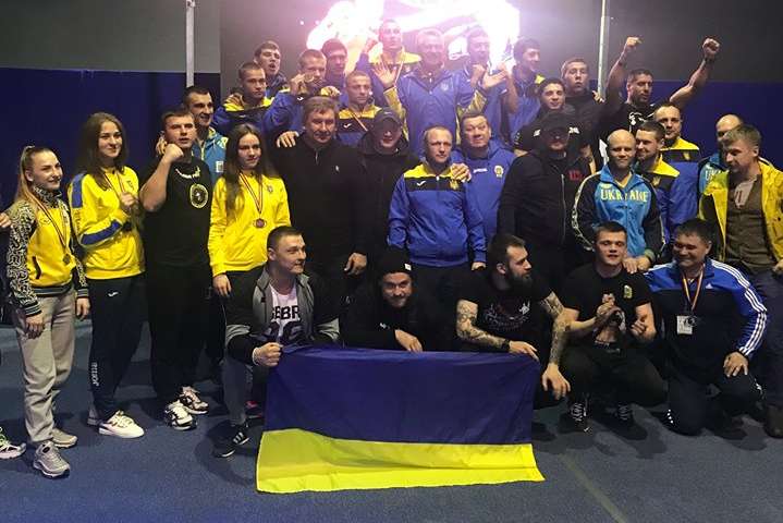 На молодіжному чемпіонаті Європи українські боксери здобули вісім медалей