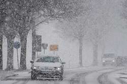 Частину Німеччини на Великдень занесло снігом