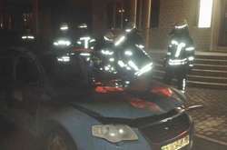 У Києві вночі вибухнуло авто