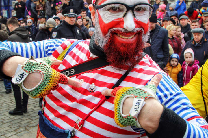 Наймасштабніша карнавальна хода в Одесі. Фоторепортаж зі свята гумору і сміху