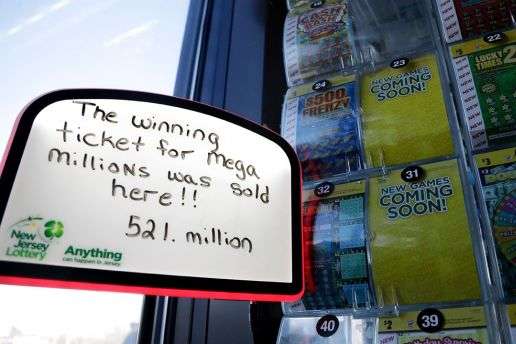 У США невідомий виграв у лотерею $521 млн, купивши білет на заправці