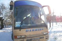 На Львівщині п’яний чоловік викрав автобус і врізався в дерево