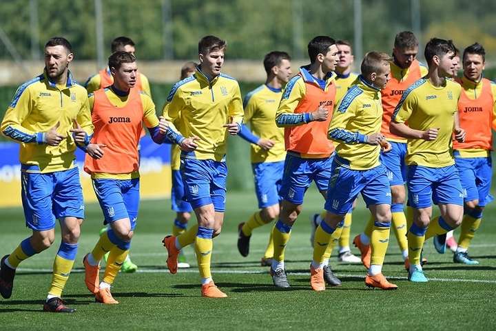 Найближчі товариські матчі збірна під керівництвом Шевченка проведе не в Україні