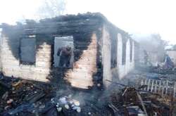 В страшном пожаре на Житомирщине мать спасла троих детей, двое погибли 