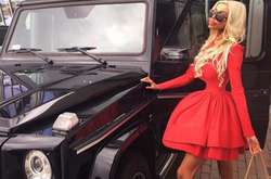 Не смогла вовремя остановиться: Девушка потратила $40 тыс, чтобы стать похожей на куклу Барби