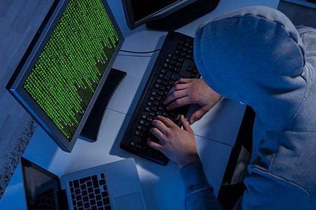 Хакери виклали у мережу паролі та електронні адреси японських чиновників