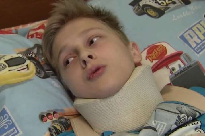 У Києві хлопця побили однокласники та зламали йому хребет