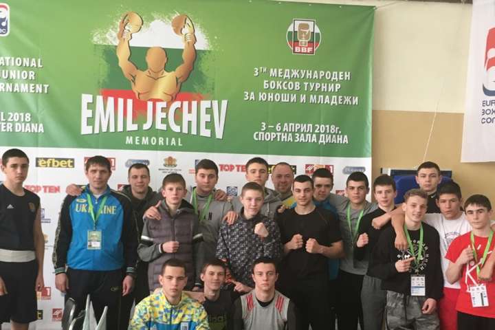 Збірна України з боксу визначилася зі складом на турнір у Болгарії