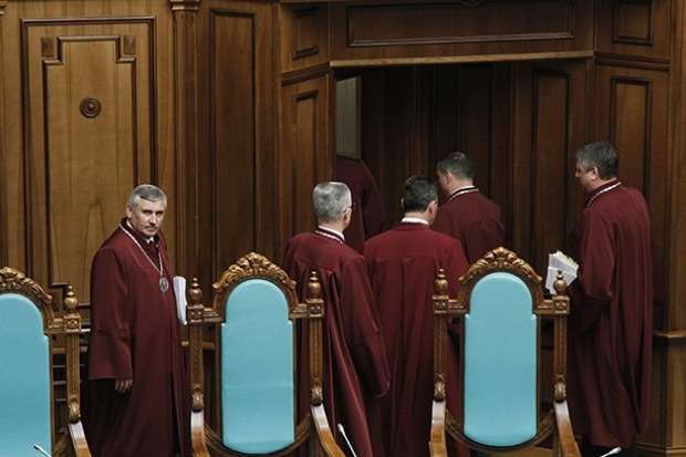 Закон про реінтеграцію Донбасу оскаржили в Конституційному суді 