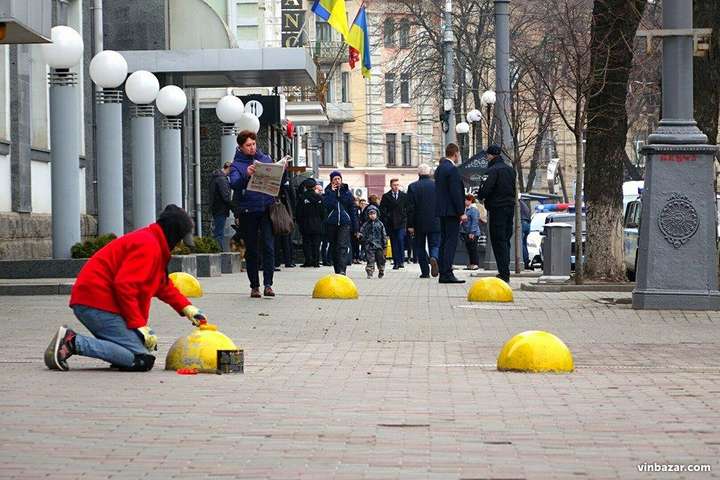 Переполох у Вінниці: на вулицях, де буде їхати президент, наводять порядок