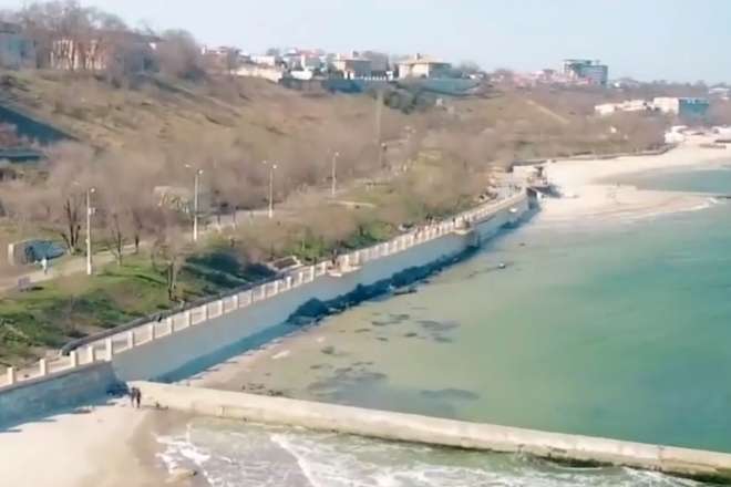 Пляжі біля берегів Одеси, які «пішли під воду», відновлять їх орендарі