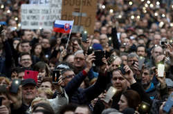 Тисячі словаків хочуть відставки голови поліції через вбивство журналіста