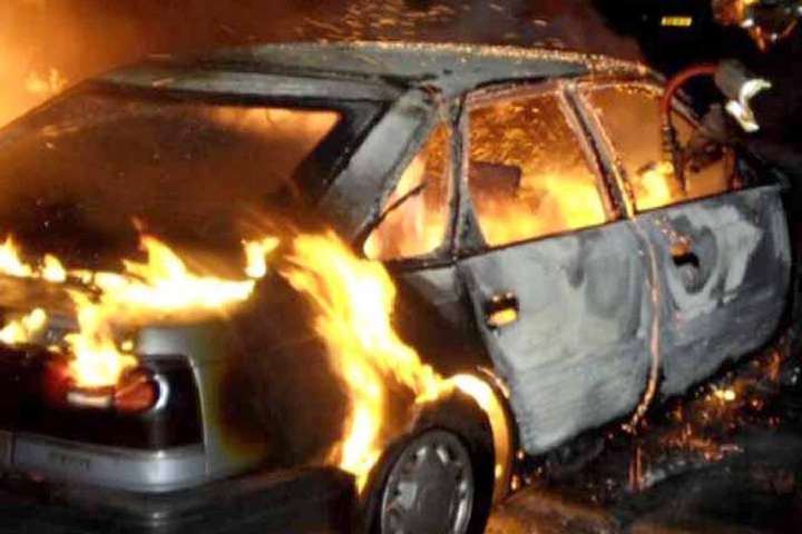 У Києві знову горіли автомобілі