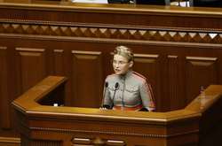 Тимошенко в новом наряде сравнили со Сталиным и Ким Чен Ыном