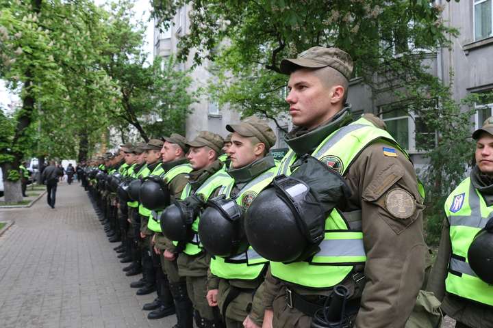 На Великдень українців охоронятимуть 22 тисячі силовиків