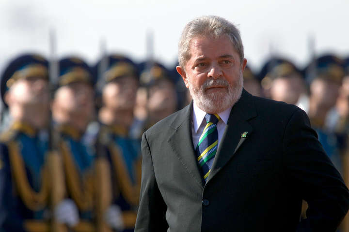 Екс-президент Бразилії не здався поліції за рішенням суду