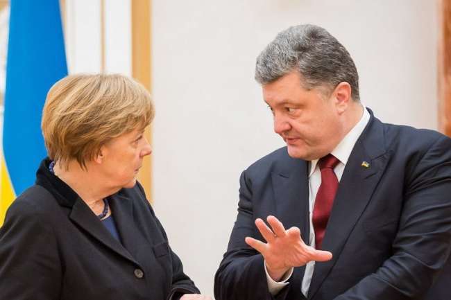 Порошенко узгодить з Меркель тактику щодо миротворців на Донбасі