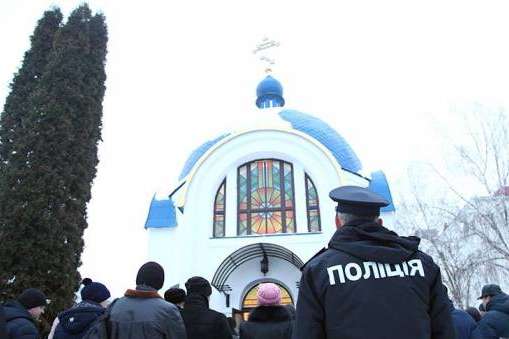 На Великдень поліція візьме під контроль понад 700 храмів на Київщині