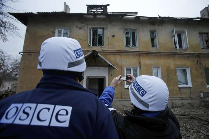Місія ОБСЄ за добу зафіксувала понад 250 вибухів на Донбасі