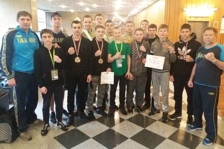Юніорська збірна з боксу здобула вісім медалей на міжнародному турнірі у Болгарії
