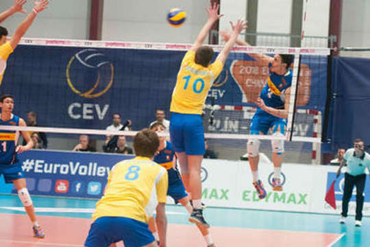 Збірна України з волейболу з поразки стартувала на юнацькому чемпіонаті Європи