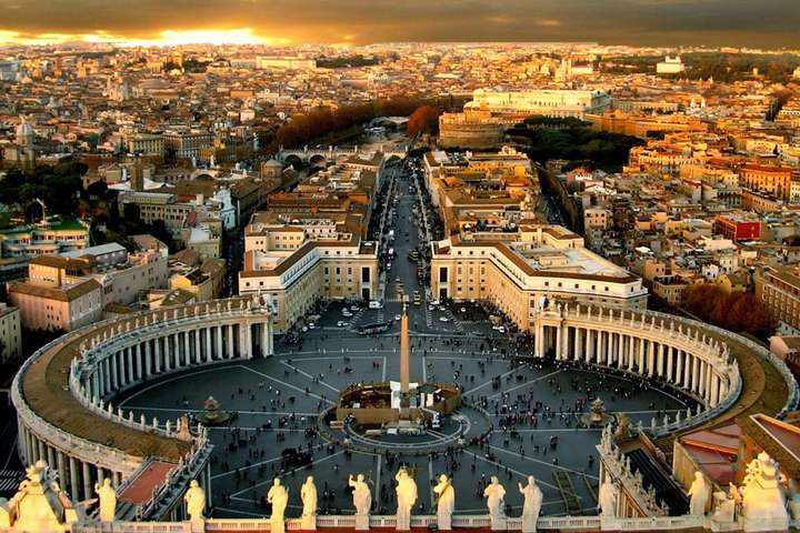У Ватикані за дитячу порнографію арештували дипломата