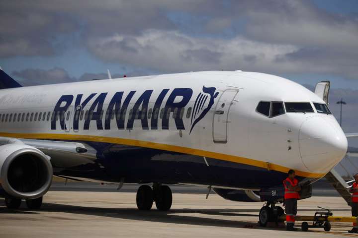 МАУ може подати в суд на лоукостер Ryanair
