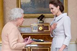 Анджелина Джоли и королева Елизавета II снялись в документальном фильме о природе