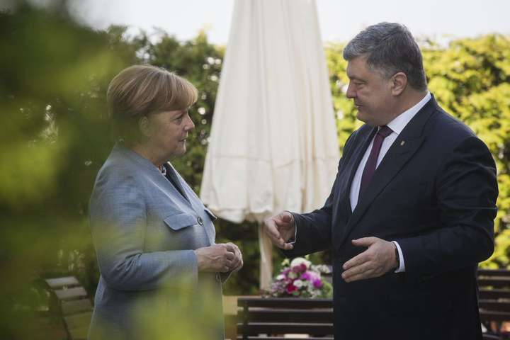 «Північний потік-2» не може позбавити Україну транзиту газу – Меркель 