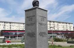 Жителі Сербії іронізують над нещодавно відкритим у Белграді бюстом Гагаріна