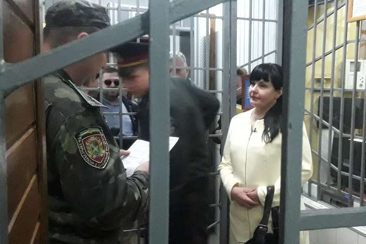 Порошенко помиловал женщину, отсидевшую 27 лет в тюрьме (фото)