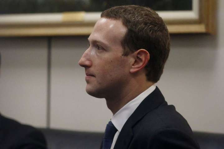 Акції Facebook зросли через виступ Цукерберга в Сенаті США
