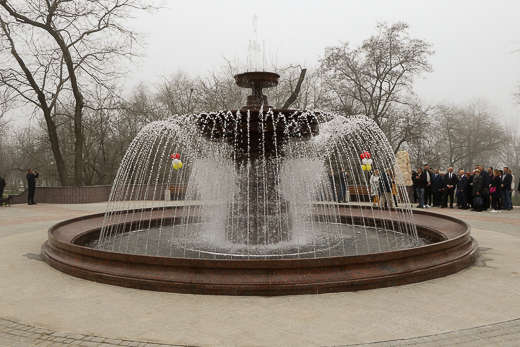 У парку Шевченка відкрили відреставрований фонтан