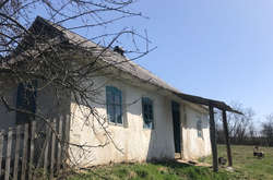 На Вінниччині нелюди зґвалтували жінку, а потім переїхали її трактором