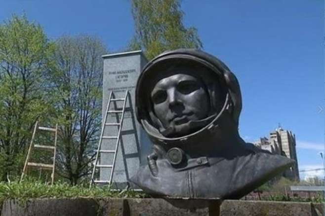 В Сербии снесли памятник Гагарину, воздвигнутый три дня назад
