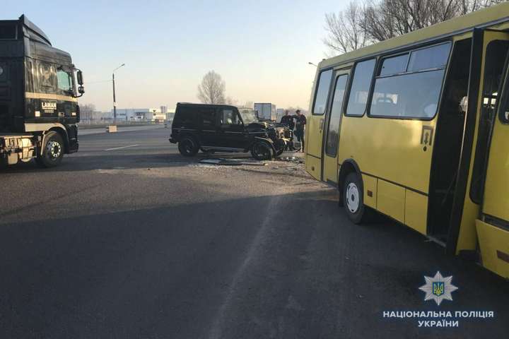 У ДТП під Києвом постраждали чотири пасажири маршрутки