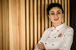 Победительница «Мастер-шеф» поделилась рецептом черничного пирога