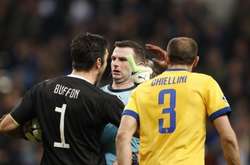 Буффон отримав першу червону картку у Лізі чемпіонів. В останньому своєму матчі? (відео)